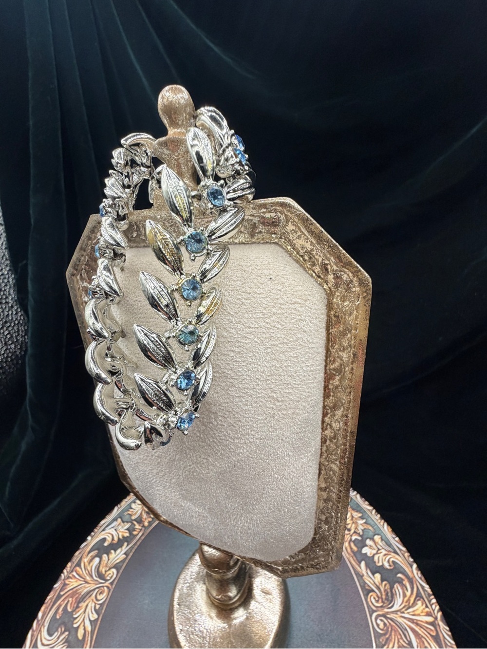 Vintage Jewelcraft Coro Silver Tone Blue Rhinestone Leaf Bracelet